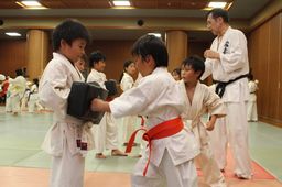 �V�ɐ^��É��x���i������